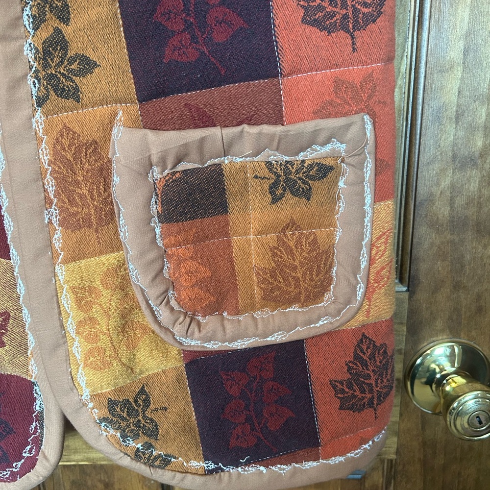 Vintage Patchwork Vest with Leaf Pattern - image 5